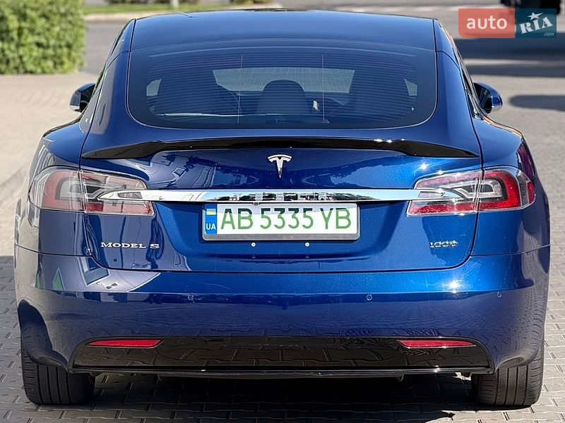 Лифтбек Tesla Model S 2018 в Виннице