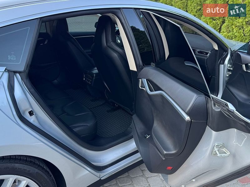 Лифтбек Tesla Model S 2013 в Трускавце