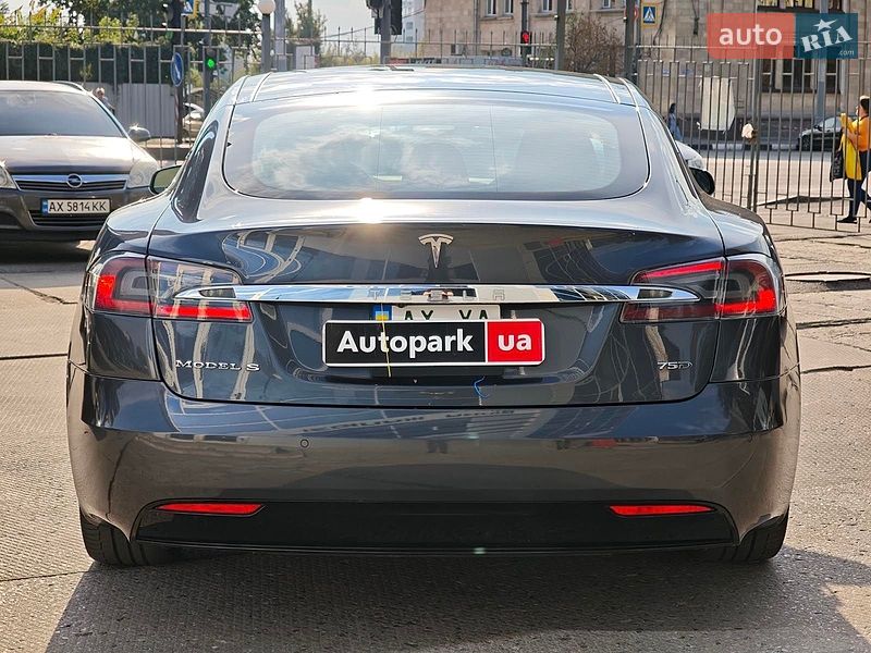 Лифтбек Tesla Model S 2018 в Харькове фото 8 Лифтбек Tesla Model S 2018 в Харькове
