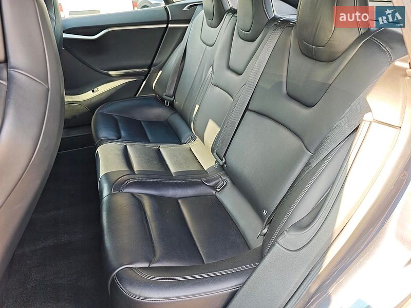 Лифтбек Tesla Model S 2018 в Харькове фото 15 Лифтбек Tesla Model S 2018 в Харькове