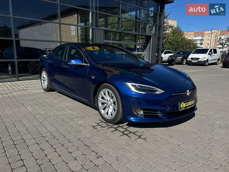 Ліфтбек Tesla Model S 2018 в Івано-Франківську