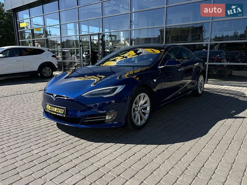 Ліфтбек Tesla Model S 2018 в Івано-Франківську