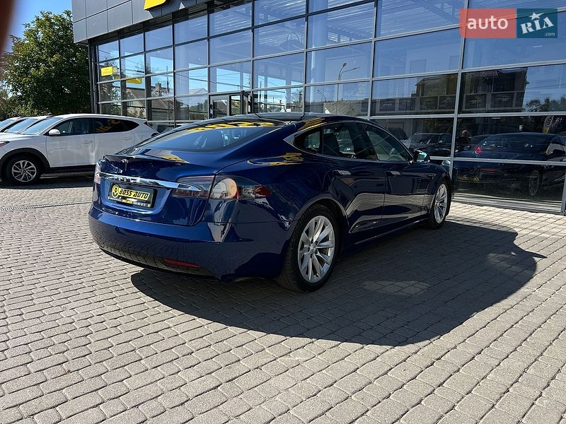 Ліфтбек Tesla Model S 2018 в Івано-Франківську