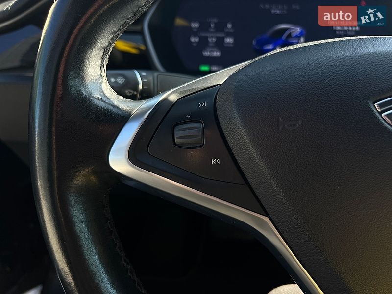 Ліфтбек Tesla Model S 2018 в Івано-Франківську