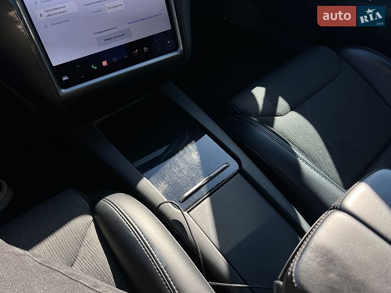 Ліфтбек Tesla Model S 2018 в Івано-Франківську