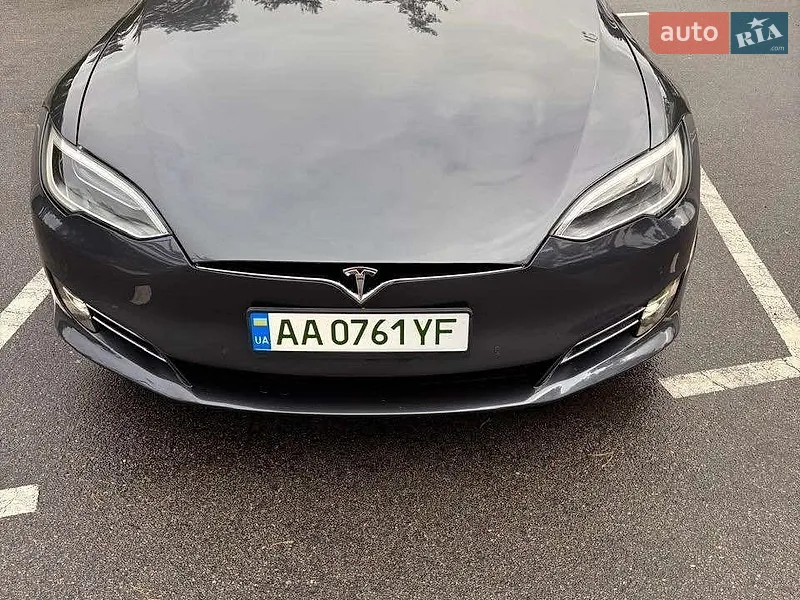 Tesla Model S 2020