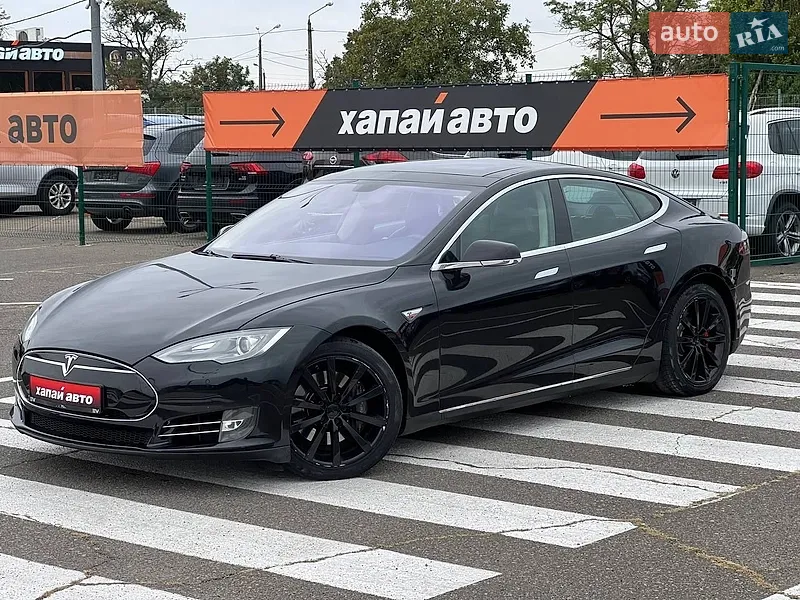 Tesla Model S 2014