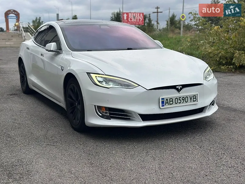 Tesla Model S 2018