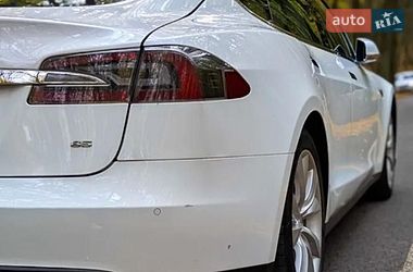 Ліфтбек Tesla Model S 2014 в Буську