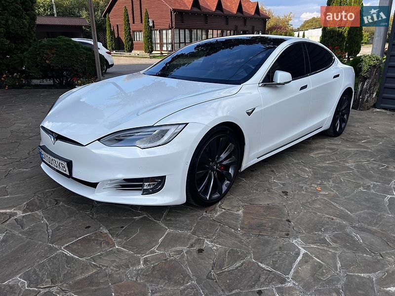 Лифтбек Tesla Model S 2017 в Ровно фото Лифтбек Tesla Model S 2017 в Ровно