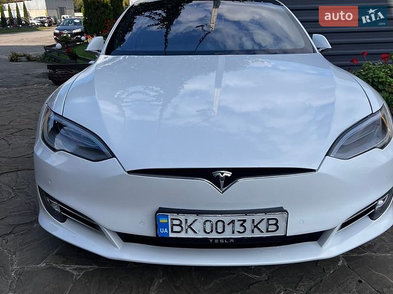 Лифтбек Tesla Model S 2017 в Ровно фото 2 Лифтбек Tesla Model S 2017 в Ровно