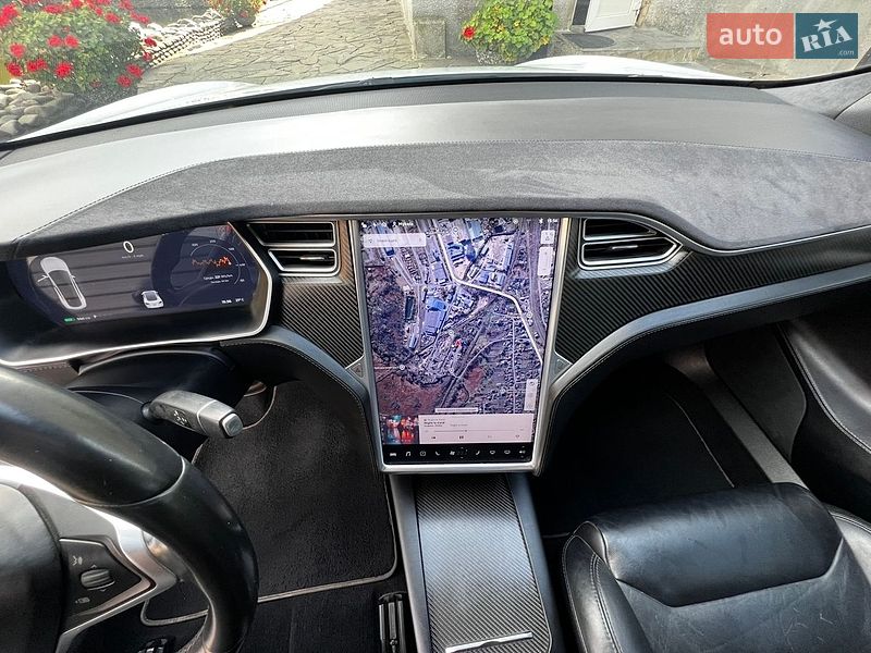 Лифтбек Tesla Model S 2017 в Ровно фото 15 Лифтбек Tesla Model S 2017 в Ровно