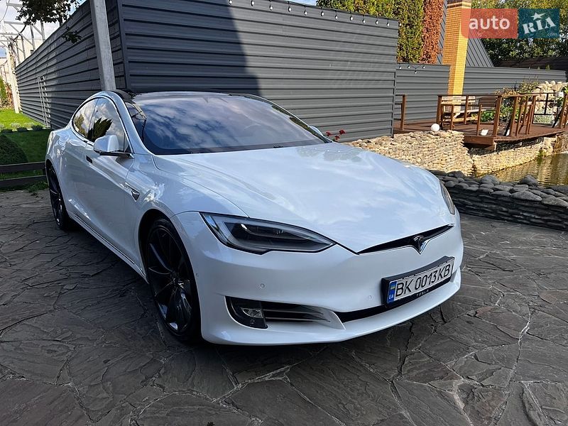 Лифтбек Tesla Model S 2017 в Ровно фото 3 Лифтбек Tesla Model S 2017 в Ровно