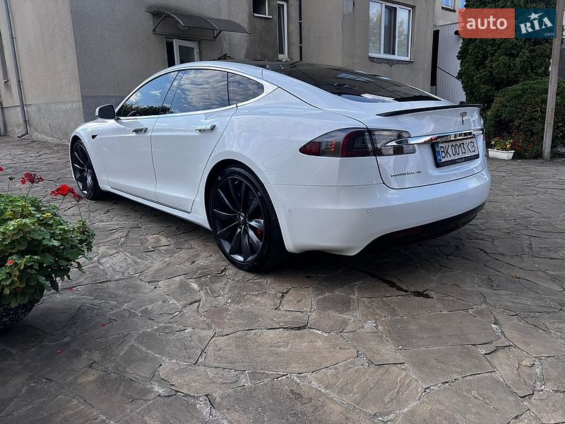 Лифтбек Tesla Model S 2017 в Ровно фото 5 Лифтбек Tesla Model S 2017 в Ровно
