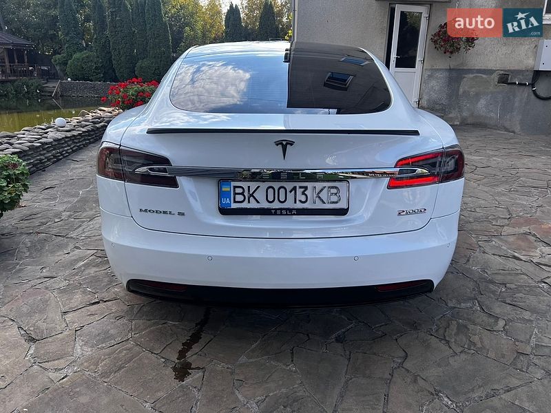 Лифтбек Tesla Model S 2017 в Ровно фото 6 Лифтбек Tesla Model S 2017 в Ровно