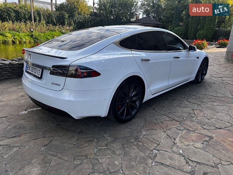 Лифтбек Tesla Model S 2017 в Ровно фото 8 Лифтбек Tesla Model S 2017 в Ровно