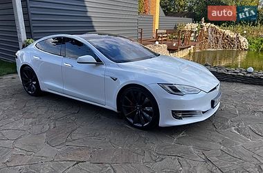 Лифтбек Tesla Model S 2017 в Ровно фото 7 Лифтбек Tesla Model S 2017 в Ровно