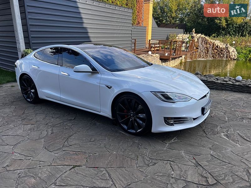 Лифтбек Tesla Model S 2017 в Ровно фото 7 Лифтбек Tesla Model S 2017 в Ровно
