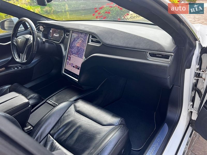 Лифтбек Tesla Model S 2017 в Ровно фото 10 Лифтбек Tesla Model S 2017 в Ровно