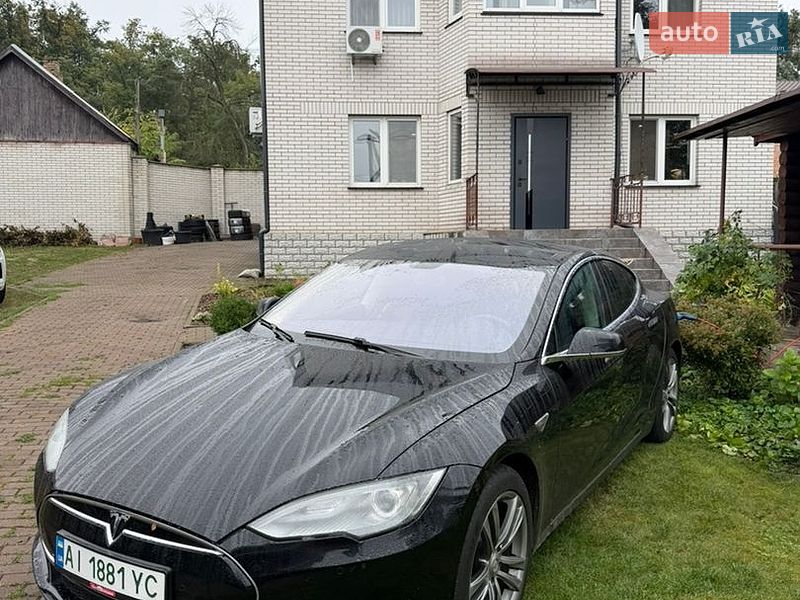 Лифтбек Tesla Model S 2013 в Киеве
