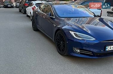 Лифтбек Tesla Model S 2016 в Софиевской Борщаговке