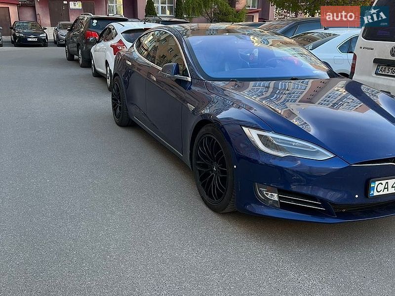 Лифтбек Tesla Model S 2016 в Софиевской Борщаговке