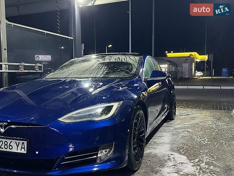 Лифтбек Tesla Model S 2016 в Софиевской Борщаговке