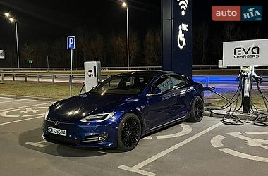 Лифтбек Tesla Model S 2016 в Софиевской Борщаговке