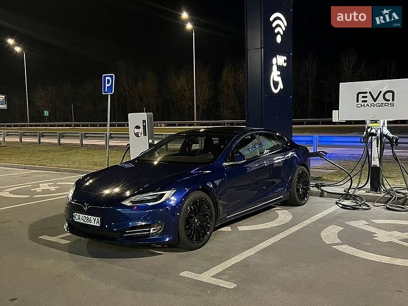 Лифтбек Tesla Model S 2016 в Софиевской Борщаговке