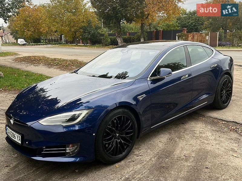 Лифтбек Tesla Model S 2016 в Софиевской Борщаговке
