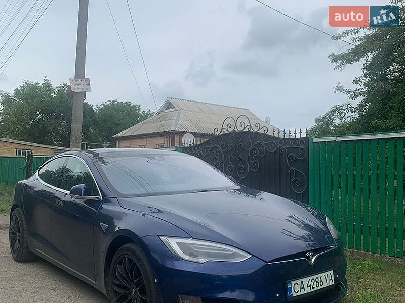Лифтбек Tesla Model S 2016 в Софиевской Борщаговке