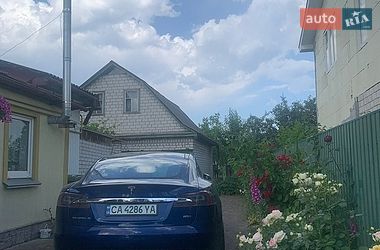 Лифтбек Tesla Model S 2016 в Софиевской Борщаговке