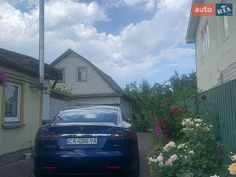 Лифтбек Tesla Model S 2016 в Софиевской Борщаговке