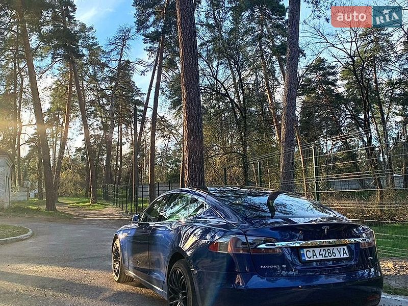 Лифтбек Tesla Model S 2016 в Софиевской Борщаговке
