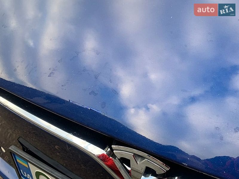 Лифтбек Tesla Model S 2016 в Софиевской Борщаговке