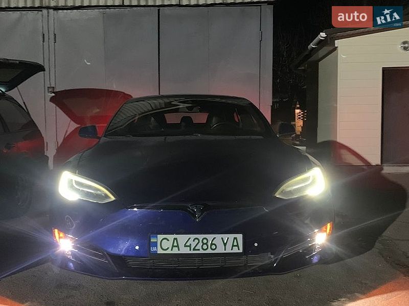 Лифтбек Tesla Model S 2016 в Софиевской Борщаговке