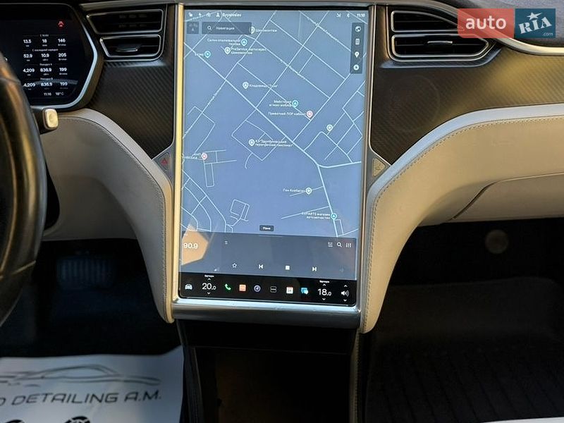 Ліфтбек Tesla Model S 2015 в Рівному