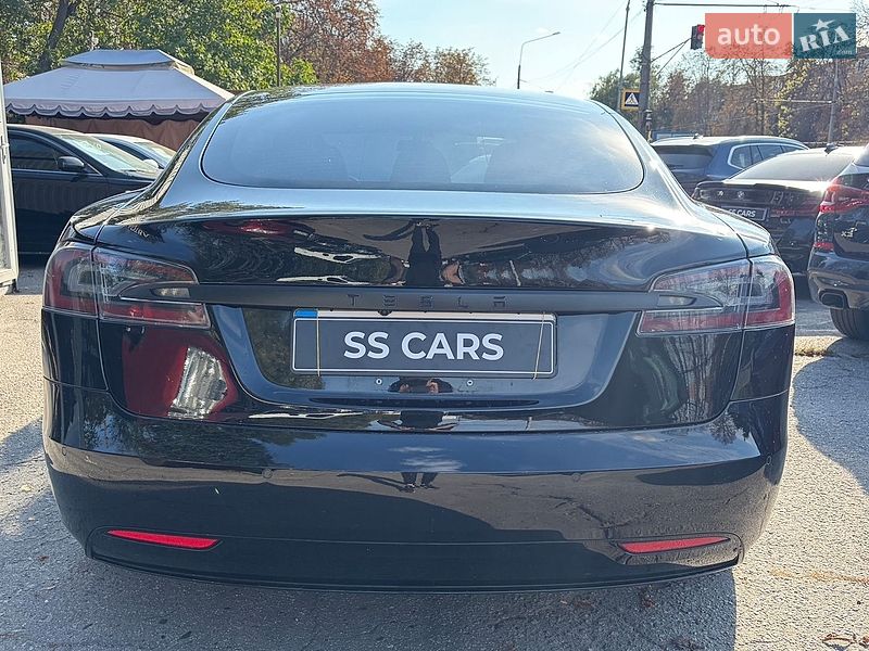 Ліфтбек Tesla Model S 2018 в Полтаві