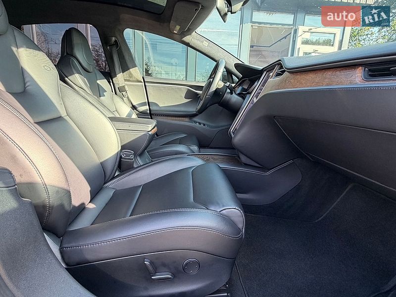 Ліфтбек Tesla Model S 2018 в Полтаві