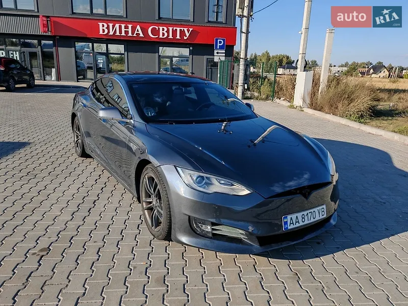 Tesla Model S 2014