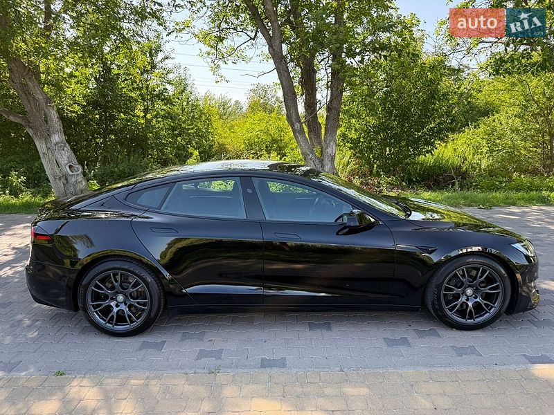 Лифтбек Tesla Model S 2023 в Ровно