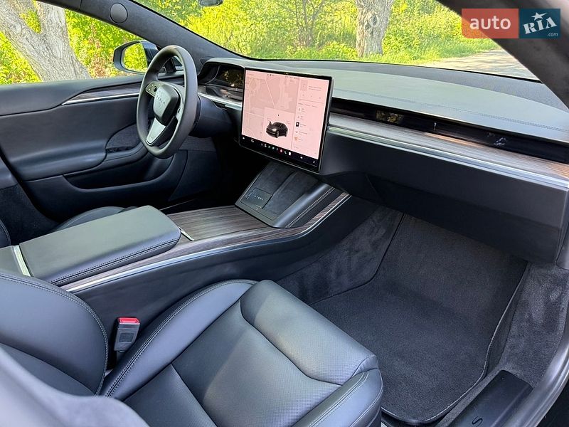 Лифтбек Tesla Model S 2023 в Ровно