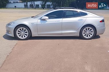 Лифтбек Tesla Model S 2016 в Житомире