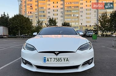 Ліфтбек Tesla Model S 2017 в Івано-Франківську Ліфтбек Tesla Model S 2017 в Івано-Франківську
