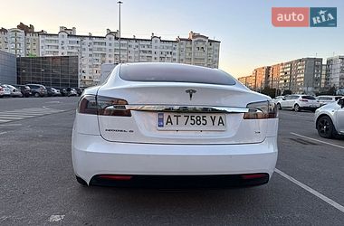 Ліфтбек Tesla Model S 2017 в Івано-Франківську