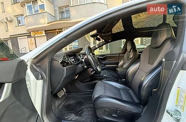 Ліфтбек Tesla Model S 2017 в Івано-Франківську