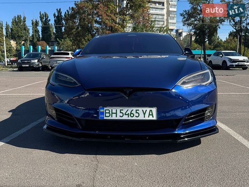 Лифтбек Tesla Model S 2017 в Одессе