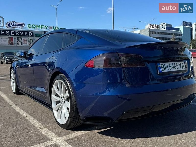 Лифтбек Tesla Model S 2017 в Одессе