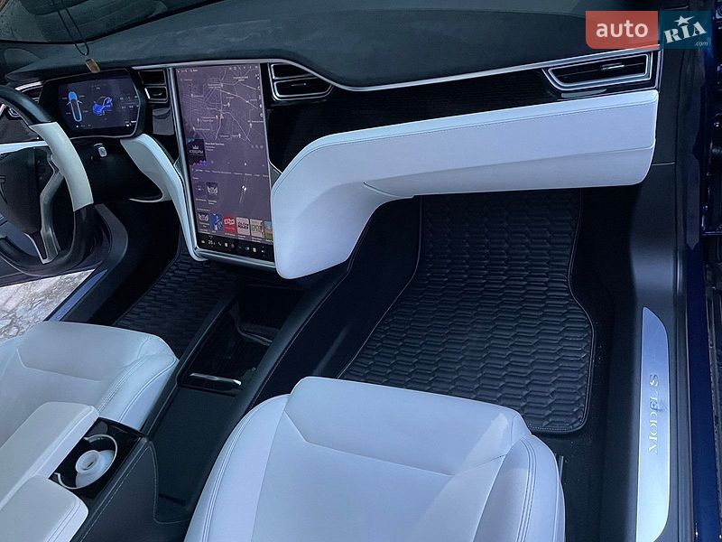 Лифтбек Tesla Model S 2017 в Одессе