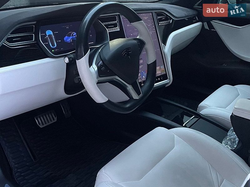 Лифтбек Tesla Model S 2017 в Одессе